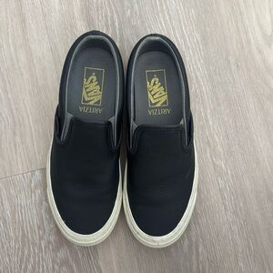 Vans slip on shoes - aritzia size men’s 6 women’s 7.5, black leather
